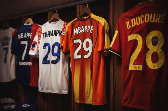 Which Names Do Fans Print Most in Ligue 1 (And Why Some Collectors Prefer Blank Backs) 4280497f c1f7 4fdf 8bc7 4f370bfeabc9